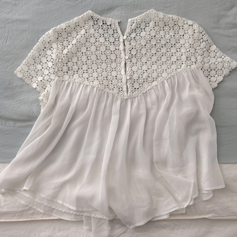 Zara flowy lace trimmed top Size: US Medium - Picture 3 of 3